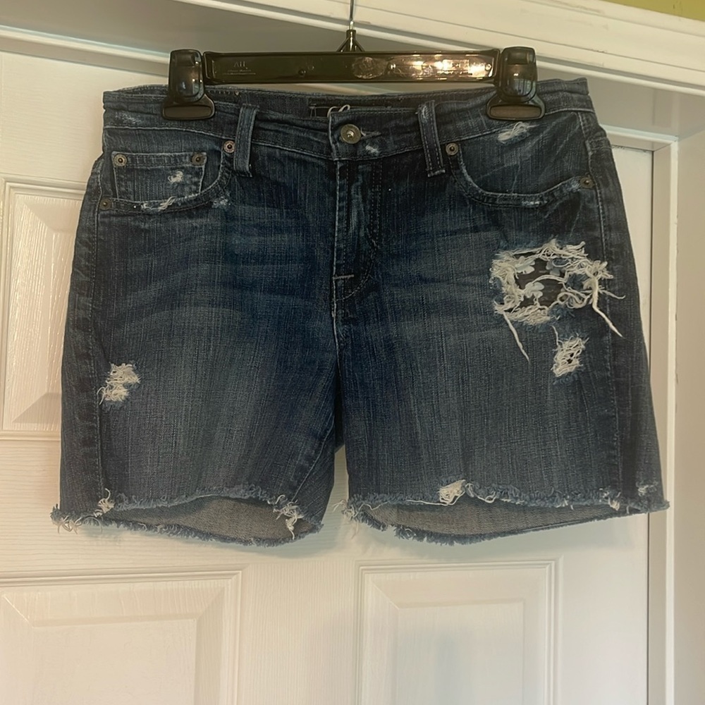 Lucky Brand Jean Shorts - ripped and distressed - medium wash blue - 4/27